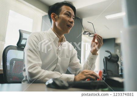 辦公室工作 123374881