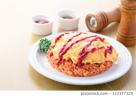 Soft and fluffy half-boiled omelet rice 123377329