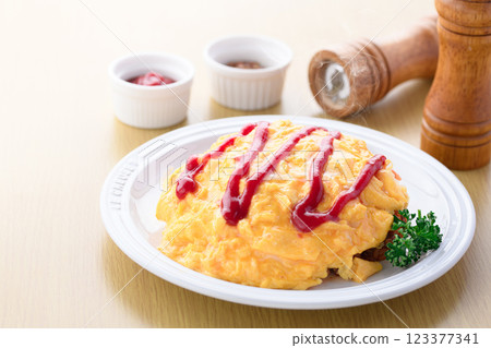 鬆軟的半熟蛋包飯 123377341
