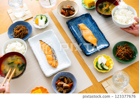 餐桌圖片早上 123377676