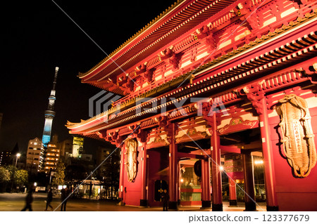Night light of Sensoji-ji Temple, Asakusa district 123377679