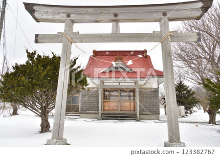 Photographing the grounds of Shinmura Inari Shrine in Kaminokuni, Hokkaido in winter Photographing the grounds of Shinmura Inari Shrine in Kaminokuni, Hokkaido in winter 123382767