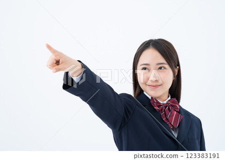 高中女孩指著她的目標 高中女孩指著她的目標 123383191