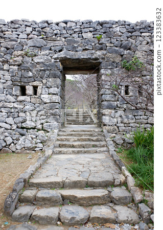 沖繩縣今歸仁城跡、平和門 123383632