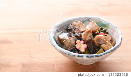 Kishu Taiji Port: Boiled dolphin, local cuisine, Taiji Town, Wakayama Prefecture Kishu Taiji Port: Boiled dolphin, local cuisine, Taiji Town, Wakayama Prefecture 123383916