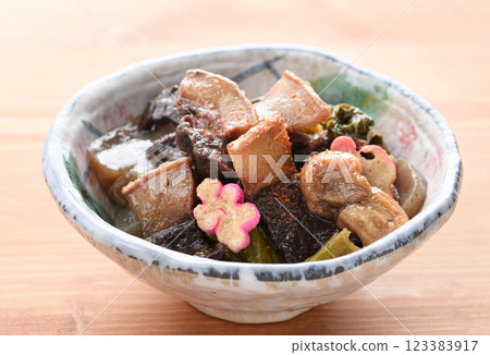 Kishu Taiji Port: Boiled dolphin, local cuisine, Taiji Town, Wakayama Prefecture 123383917