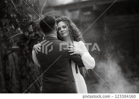 the first wedding dance of the bride and groom in the glade 123384160