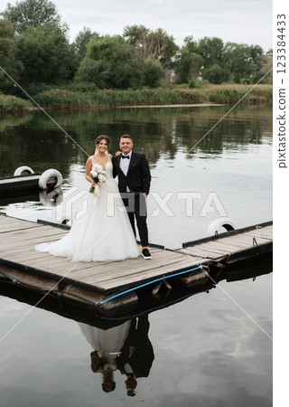 the first meeting of the bride and groom 123384433
