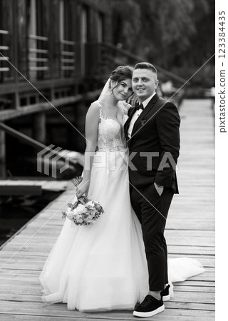 the first meeting of the bride and groom 123384435