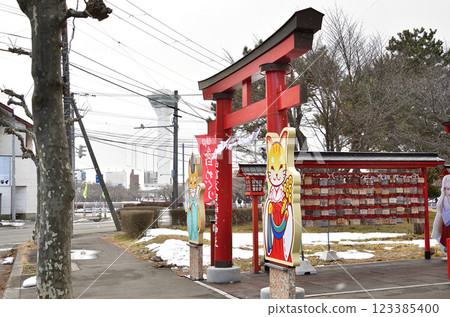 冬季拍攝北海道函館伏白稻荷神社的場地 冬季拍攝北海道函館伏白稻荷神社的場地 123385400