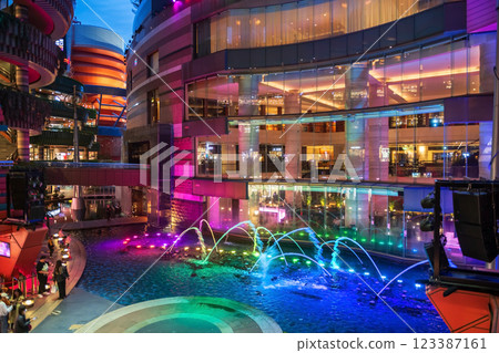 Fountain dance water light up show in Canal city Sun plaza, Fukuoka 123387161