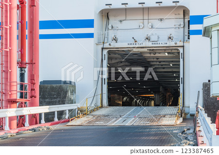 [The rampway at the rear of the Sunflower Furano, anchored at Oarai Port] 123387465