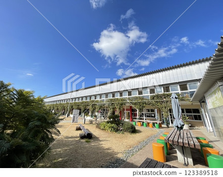 After closing in 2014, the roadside station was renovated in December 2015. Roadside Station Yasuda Elementary School After closing in 2014, the roadside station was renovated in December 2015. Roadside Station Yasuda Elementary School 123389518