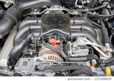 【發動機】水平對置6缸發動機 123389629