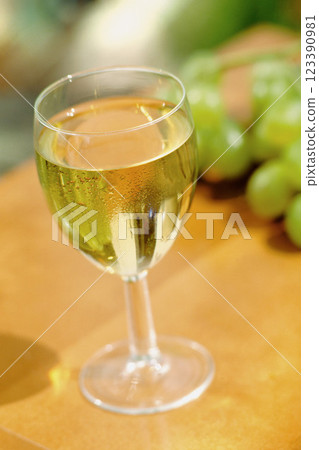 Grape juice close view background 123390981