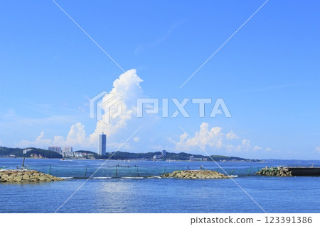 海、天空和積雨雲 海、天空和積雨雲 123391386