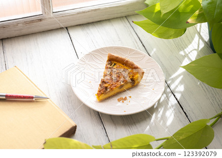 Delicious bread 123392079
