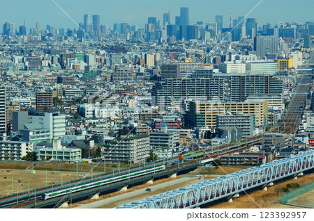 大城市及其鐵路，舞子特快列車融入東京景觀 123392957