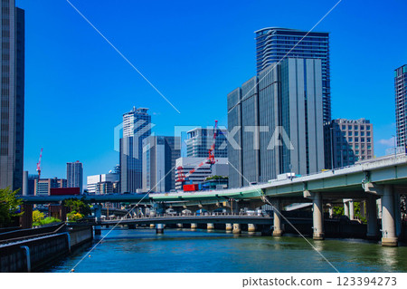 [大阪風景] 淀屋橋地區的河畔建築 123394273