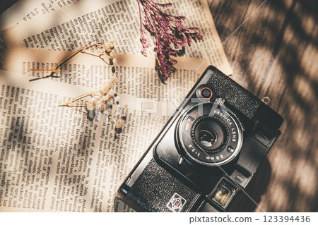 Paper, Light, and Cameras Paper, Light, and Cameras 123394436