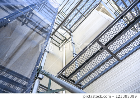 Exterior wall repair work for detached houses, exterior wall, exterior insulation renovation Exterior wall repair work for detached houses, exterior wall, exterior insulation renovation 123395399