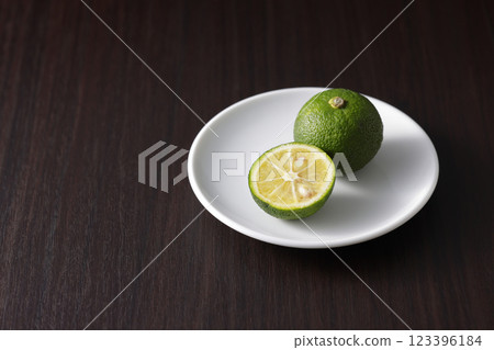 酸橘 酸橘 123396184