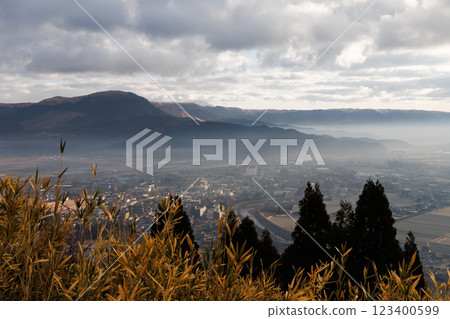 田子山瞭望台的晨景（阿蘇市空船碼頭） 123400599