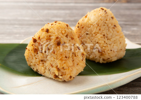 雞肉碎飯糰 123400788