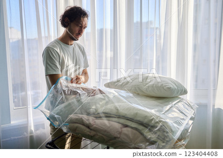 Vacuum Sealing Clothes Effectively for Storage, Preservation, and Space Saving Solutions Vacuum Sealing Clothes Effectively for Storage, Preservation, and Space Saving Solutions 123404408
