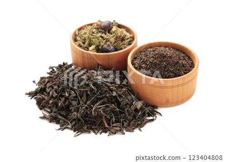 Assortment of dry tea isolated on white background. 123404808