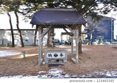 冬季拍攝北海道函館聖神社境內的照片 冬季拍攝北海道函館聖神社境內的照片 123405385