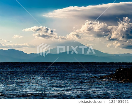 View of Mt. Fuji and the sea from Jogashima Island on the Miura Peninsula 123405951