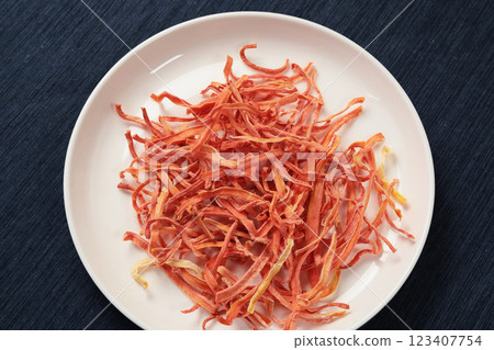 Dried sliced carrots 123407754