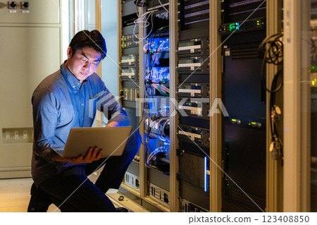 Server Room Engineer Server Room Engineer 123408850