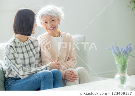 good old grandma and granddaughter 123409137