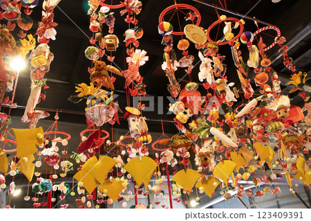 Hanging chicks 123409391
