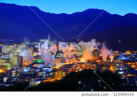 鐵輪溫泉街（燈光璀璨、別府市蒸汽瞭望台） 123409543
