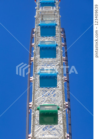 Tempozan ferris wheel at Tempozan harbor village next to Osaka Aquarium Kaiyukan. 123409639