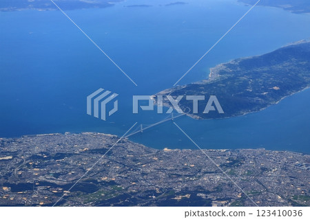 【兵庫縣】從空中俯瞰明石海峽大橋 123410036