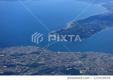 [Hyogo Prefecture] Akashi Kaikyo Bridge seen from the sky 123410038