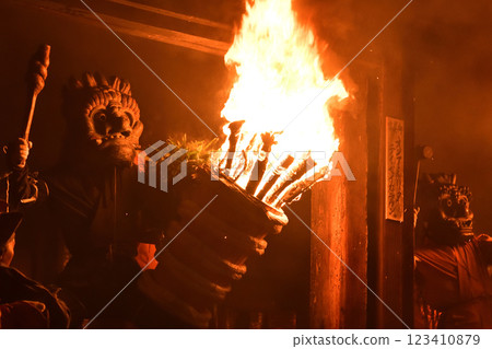 Nenbutsu-ji Temple: Dada Hall: Night demon running: Mother demon and child demon 123410879