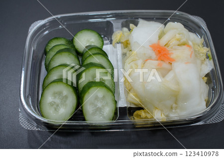 黃瓜就是醃白菜 黃瓜就是醃白菜 123410978
