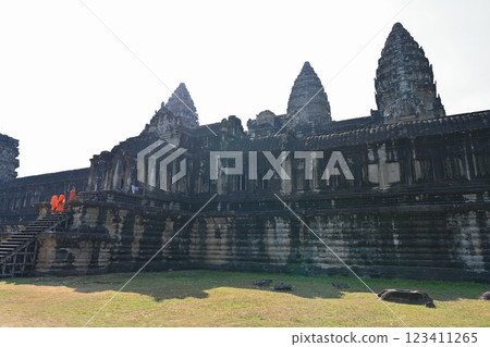 晴朗的日子裡的吳哥窟,吳哥遺址,柬埔寨 晴朗的日子裡的吳哥窟,吳哥遺址,柬埔寨 123411265