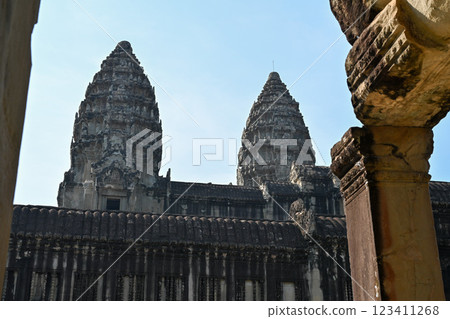 晴朗的日子裡的吳哥窟，吳哥遺址，柬埔寨 123411268