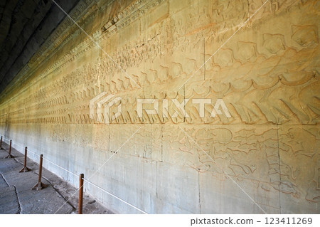 晴朗的日子裡的吳哥窟，吳哥遺址，柬埔寨 123411269