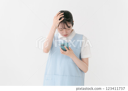 Caregivers who have trouble answering the phone 123411737