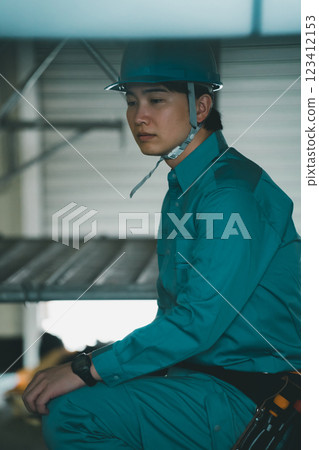 Electrical worker Electrical worker 123412153
