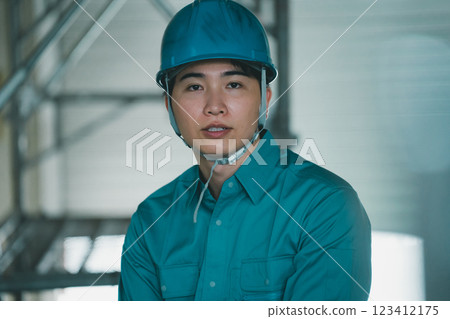 Electrical worker  123412175