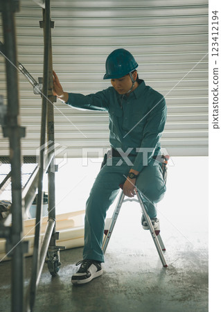 Electrical worker Electrical worker 123412194