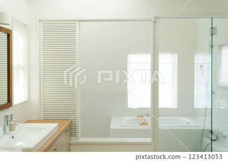 clean bathroom clean bathroom 123413053